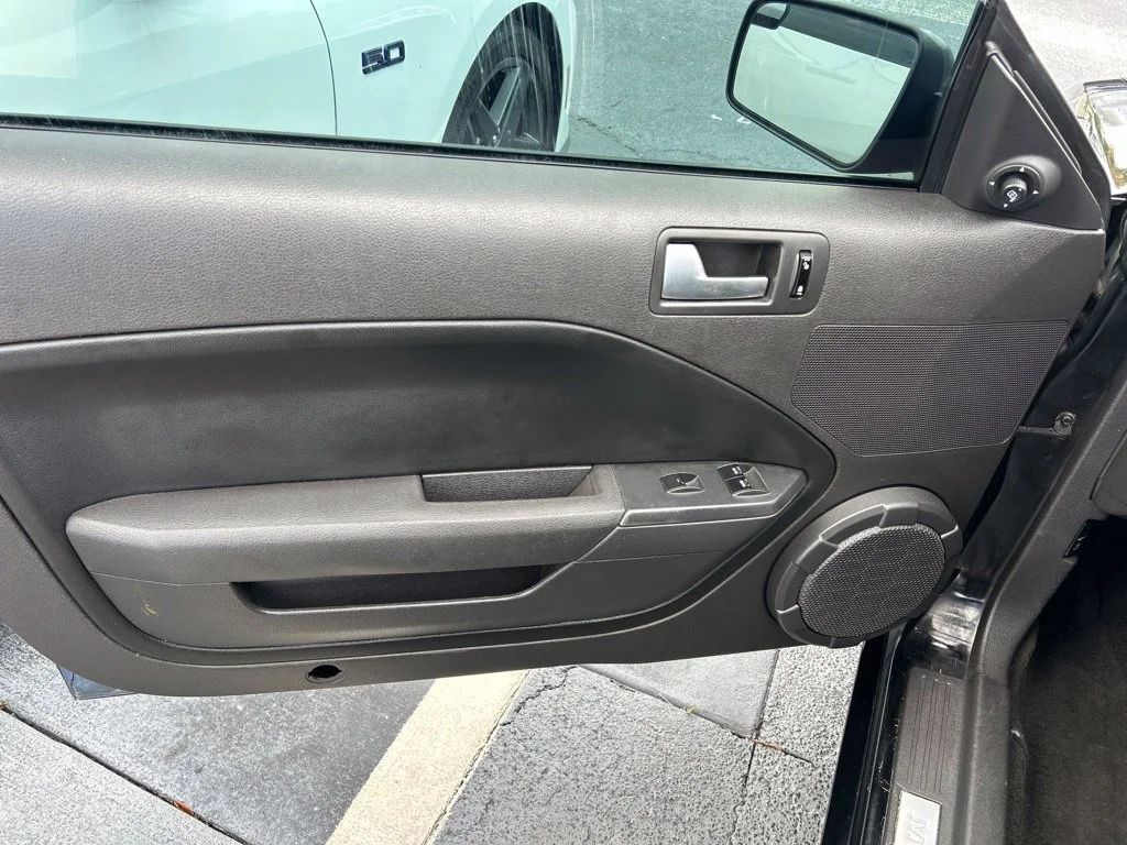 Used 2006 Black Clearcoat Ford  image 11