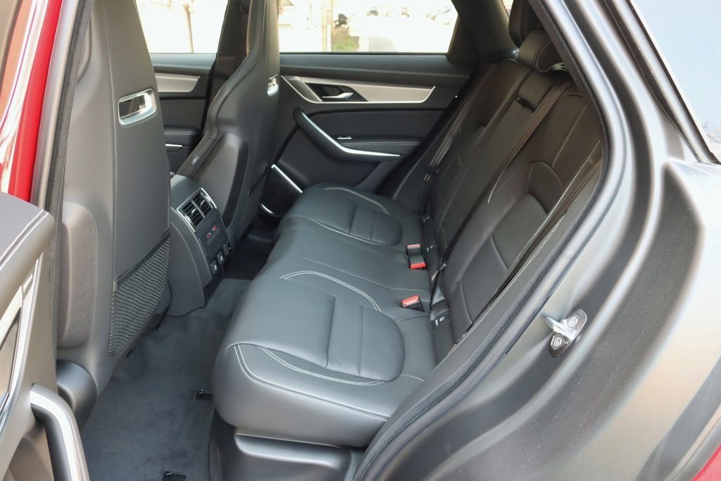 2026 JAGUAR F-PACE - Image 33