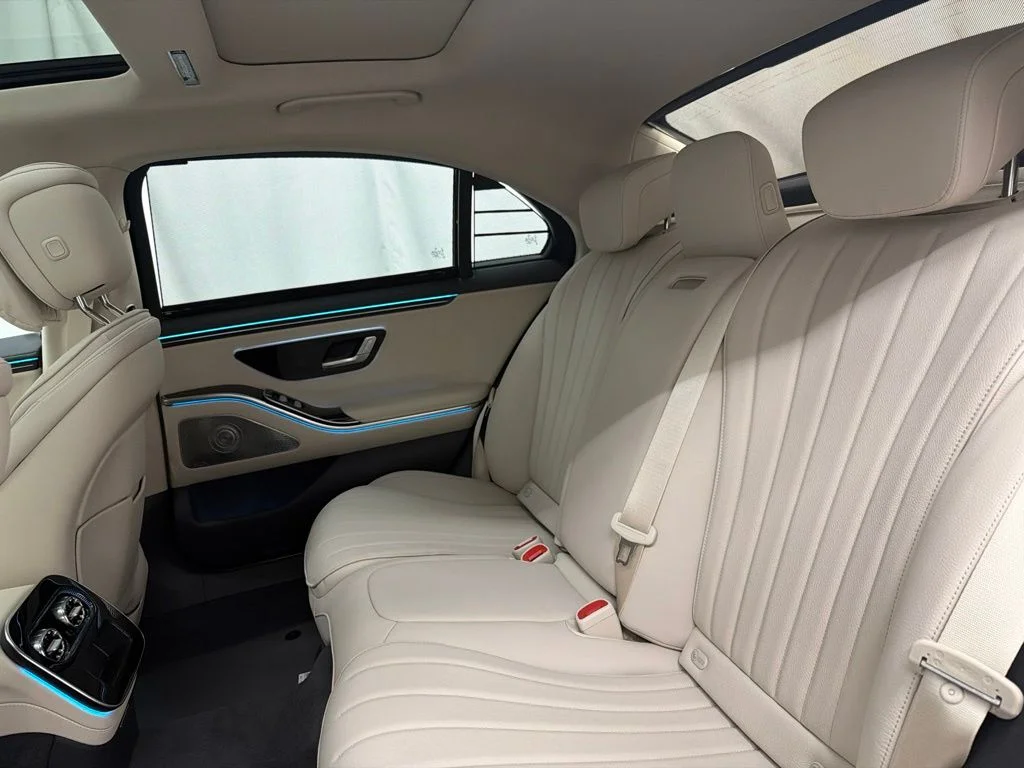 New 2027 White Mercedes-Benz S 580 image 22