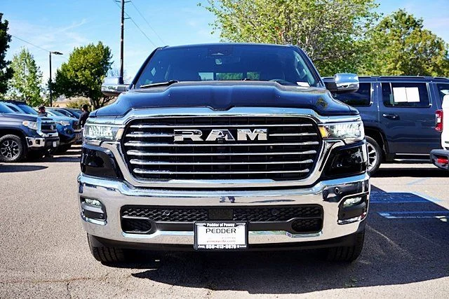 New 2026 Diamond Black Crystal Pearl-Coat Exterior Paint RAM Laramie image 4