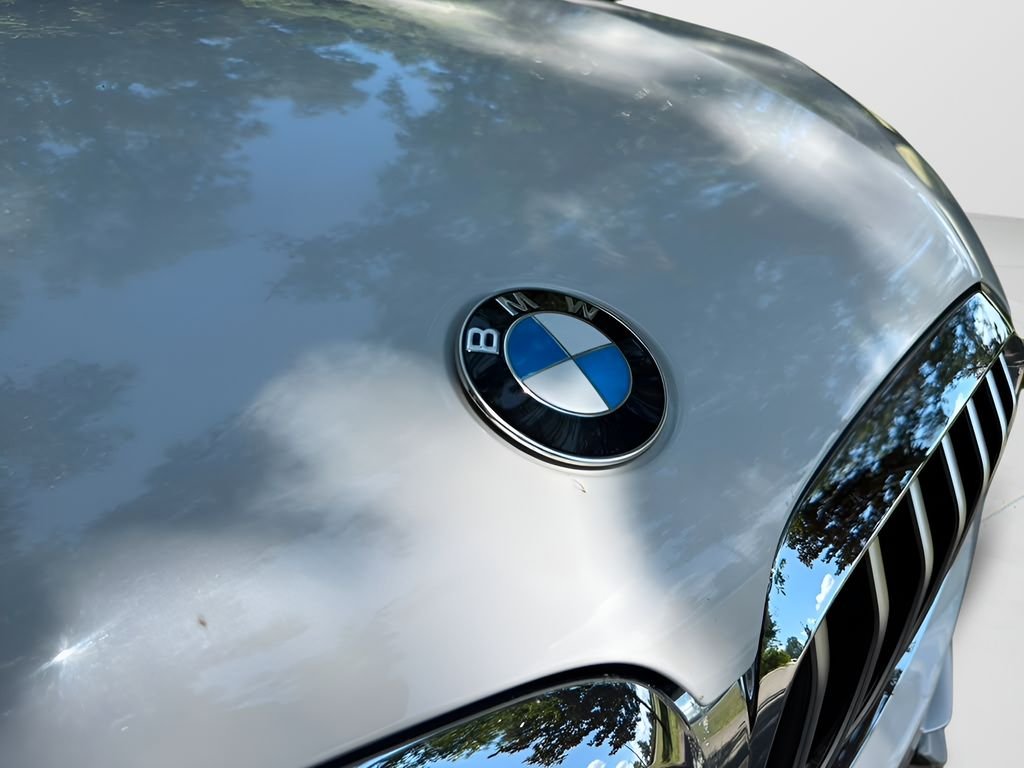 Used 2022 White BMW xDrive40i image 27