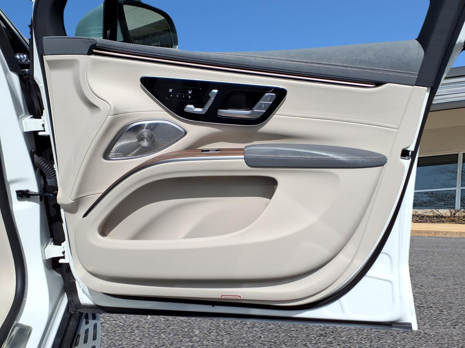 Certified Used 2023 Polar White Mercedes-Benz EQS 450+ SUV image 30