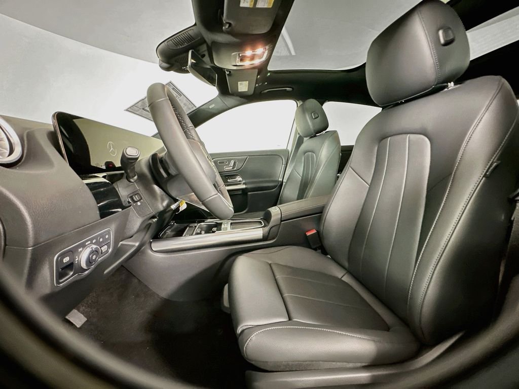 New 2026 Polar White Mercedes-Benz GLA 250 image 21