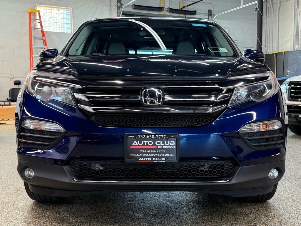 2018 Honda Pilot Touring photo 2