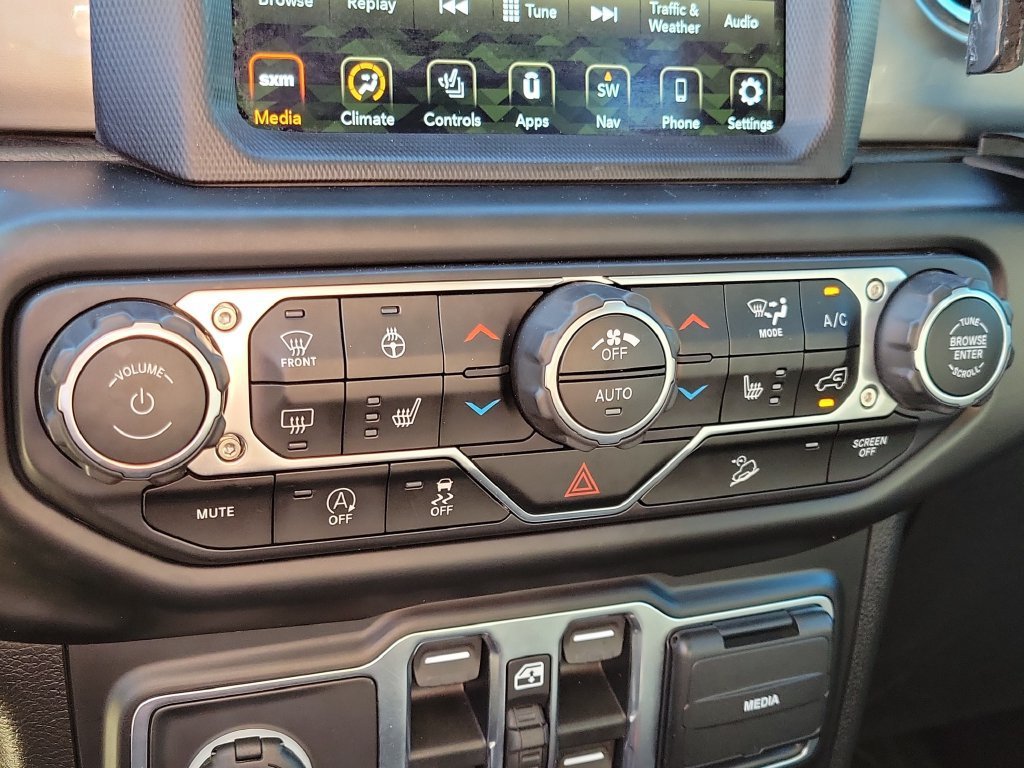 Used 2020 Gray Jeep North Edition 4x4 image 25