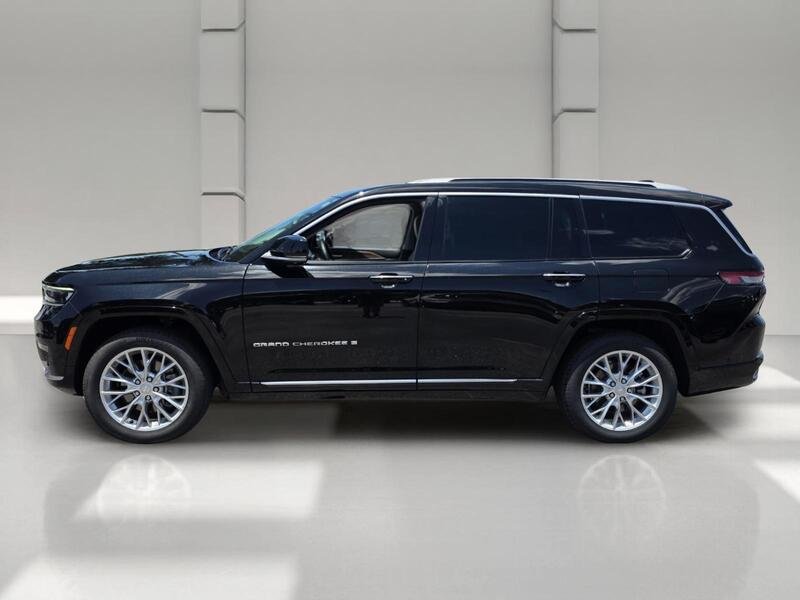 Used 2021 Diamond Black Crystal Pearlcoa JEEP SUMMIT 4X4 image 2