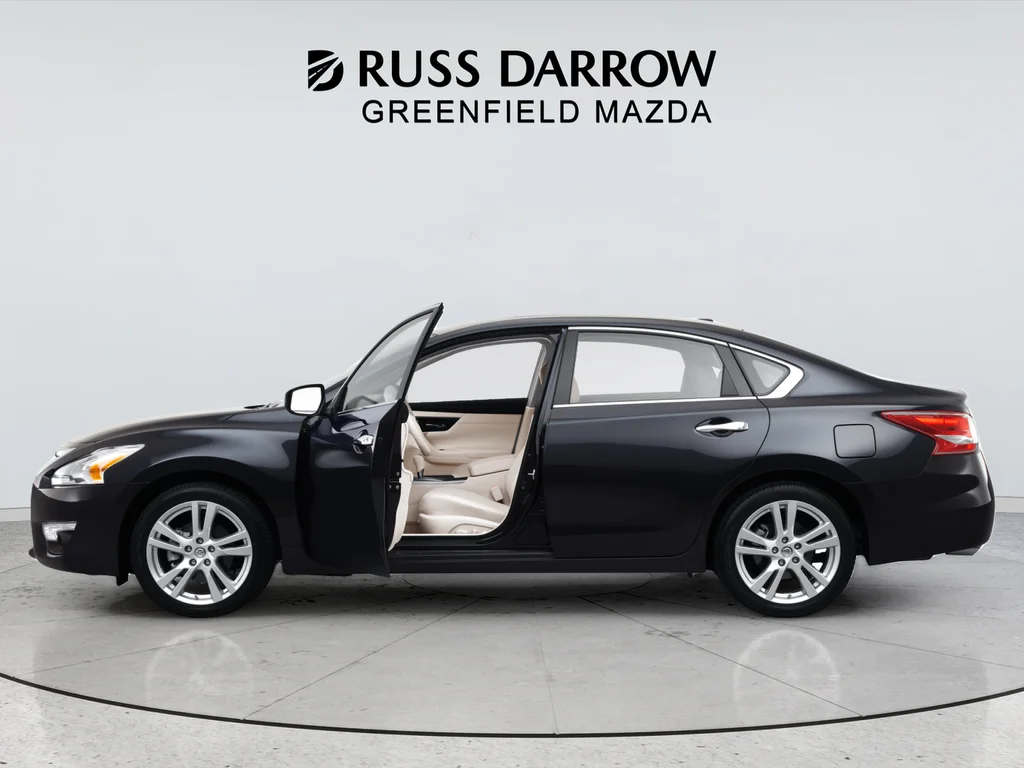 Used 2013 Blue Nissan 2.5 S image 2