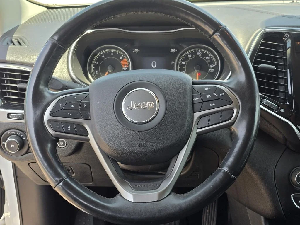 Used 2019 White Jeep Limited image 16