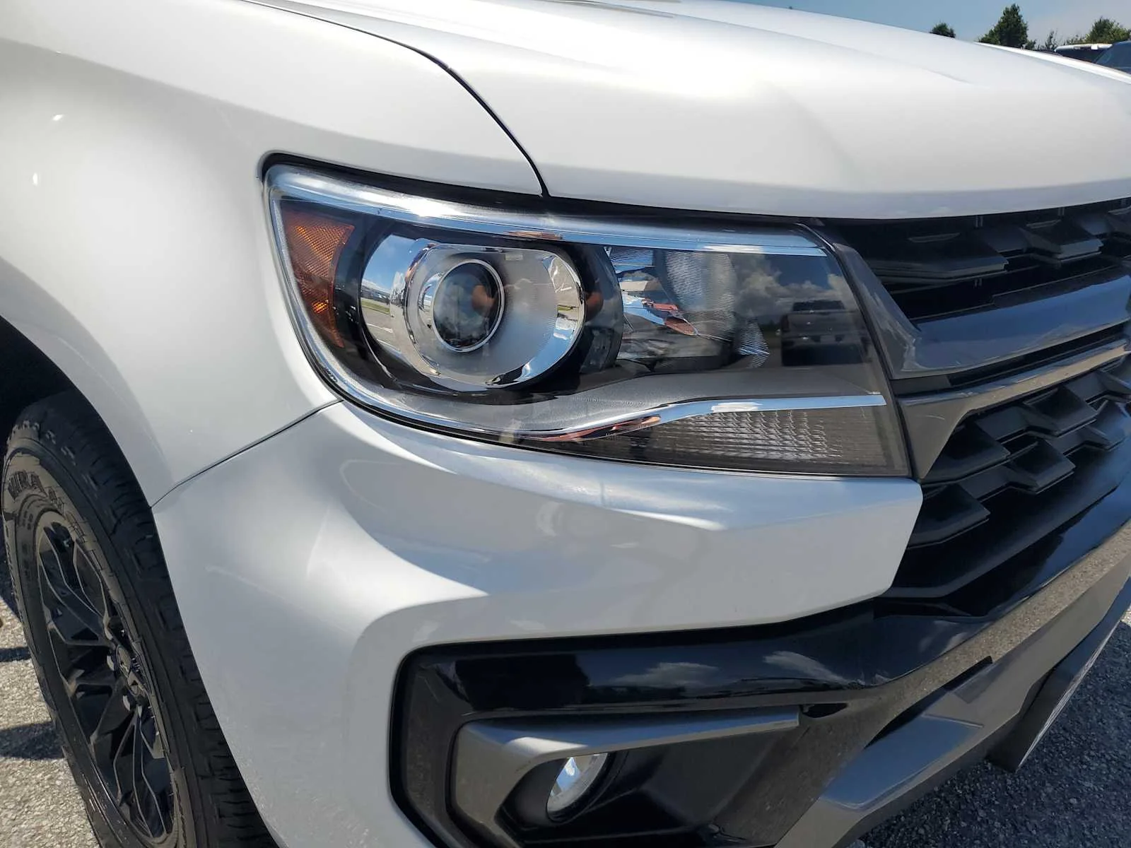 Used 2021 SUMMIT WHITE Chevrolet 4WD Z71 image 11