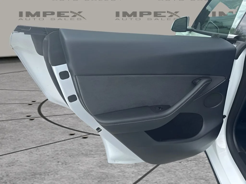 Used 2023 White Tesla Long Range image 30