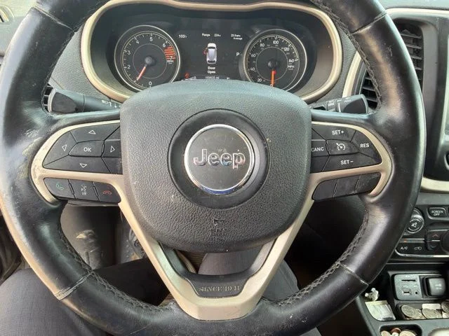 Used 2016 Gray Jeep Limited image 14