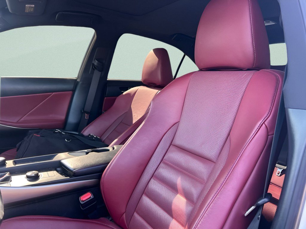 Used 2020 Ultra White Lexus 300 image 22