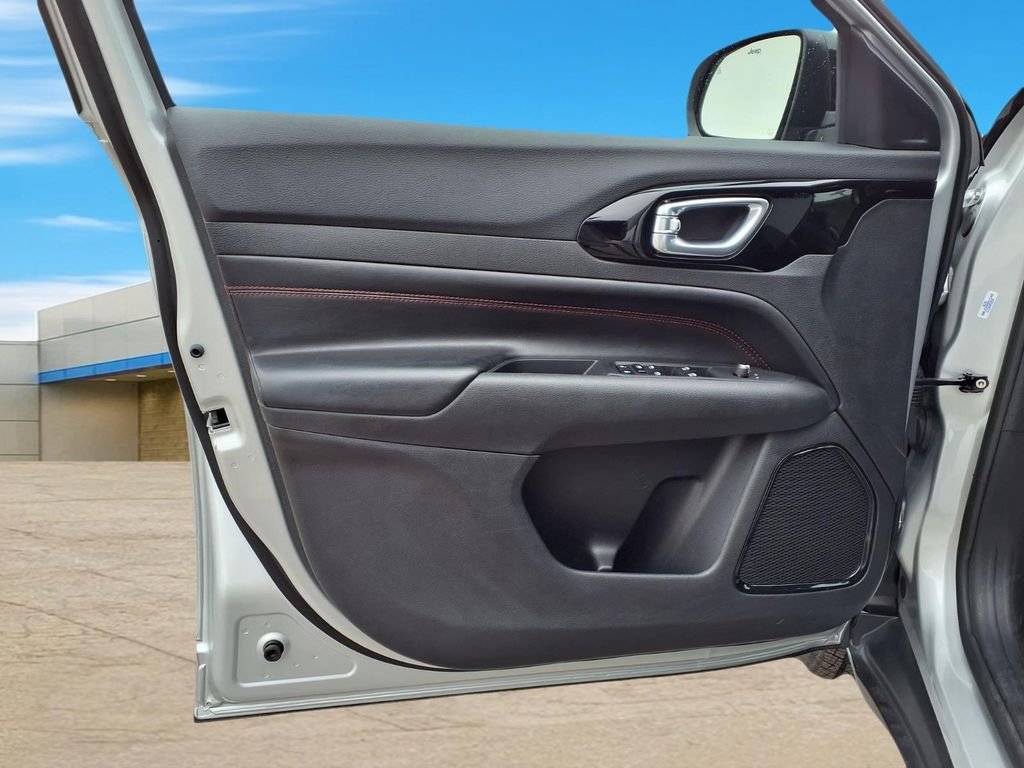 2025 Jeep Compass Trailhawk - Photo 24