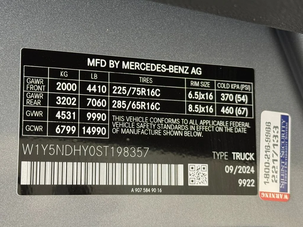 Used 2025 Silver Mercedes-Benz Cargo 170 WB image 36