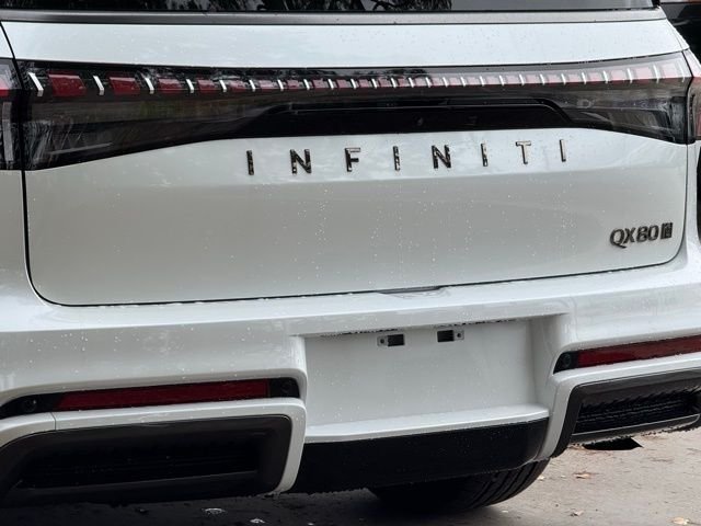 New 2026 2T RADIANT WHIT INFINITI Autograph 4WD image 9
