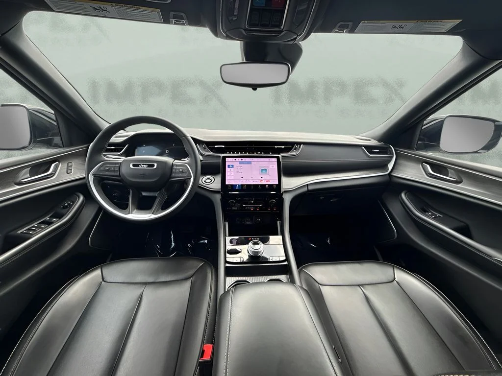 Used 2024 White Jeep 4xe image 9
