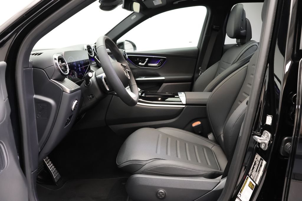 Used 2026 Black Mercedes-Benz GLC 300 image 37