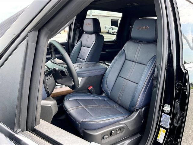 Used 2025 Black Chevrolet High Country image 10