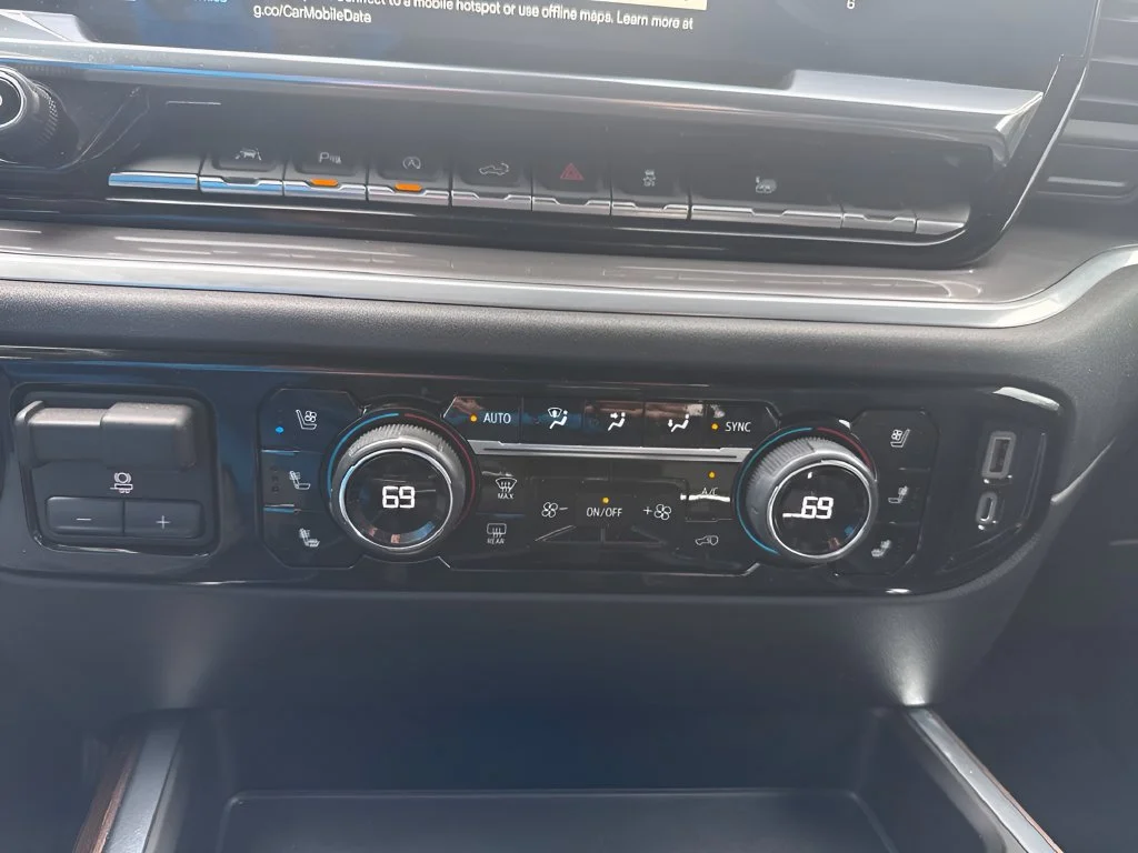 Used 2023 NORTHSKY BLUE METALLIC Chevrolet High Country image 21