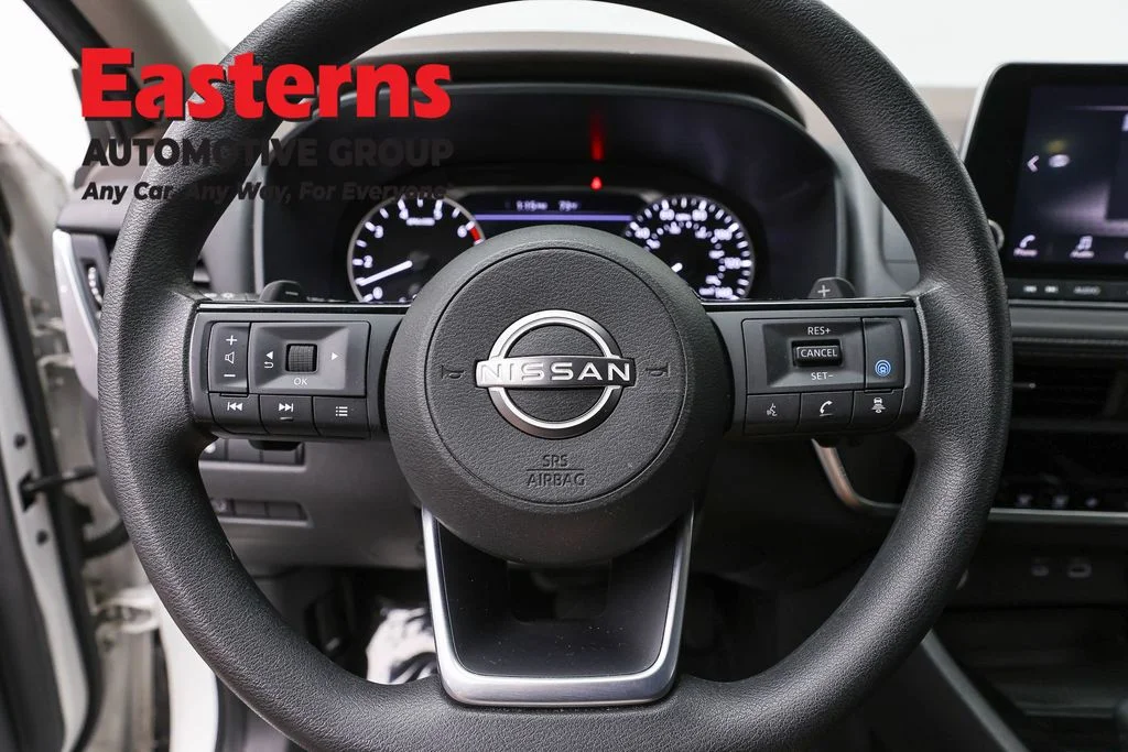 Used 2023 White Nissan SV image 10