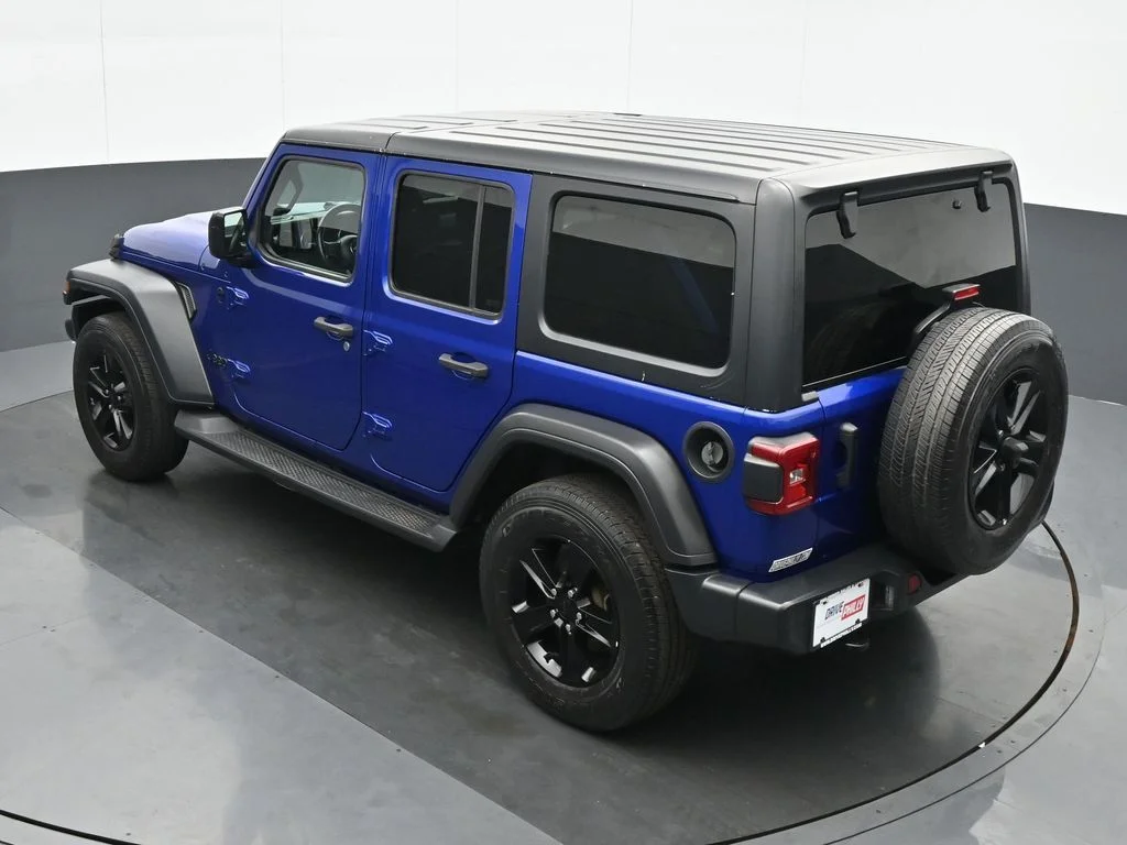Used 2020 Blue Jeep Unlimited Sport Altitude image 19