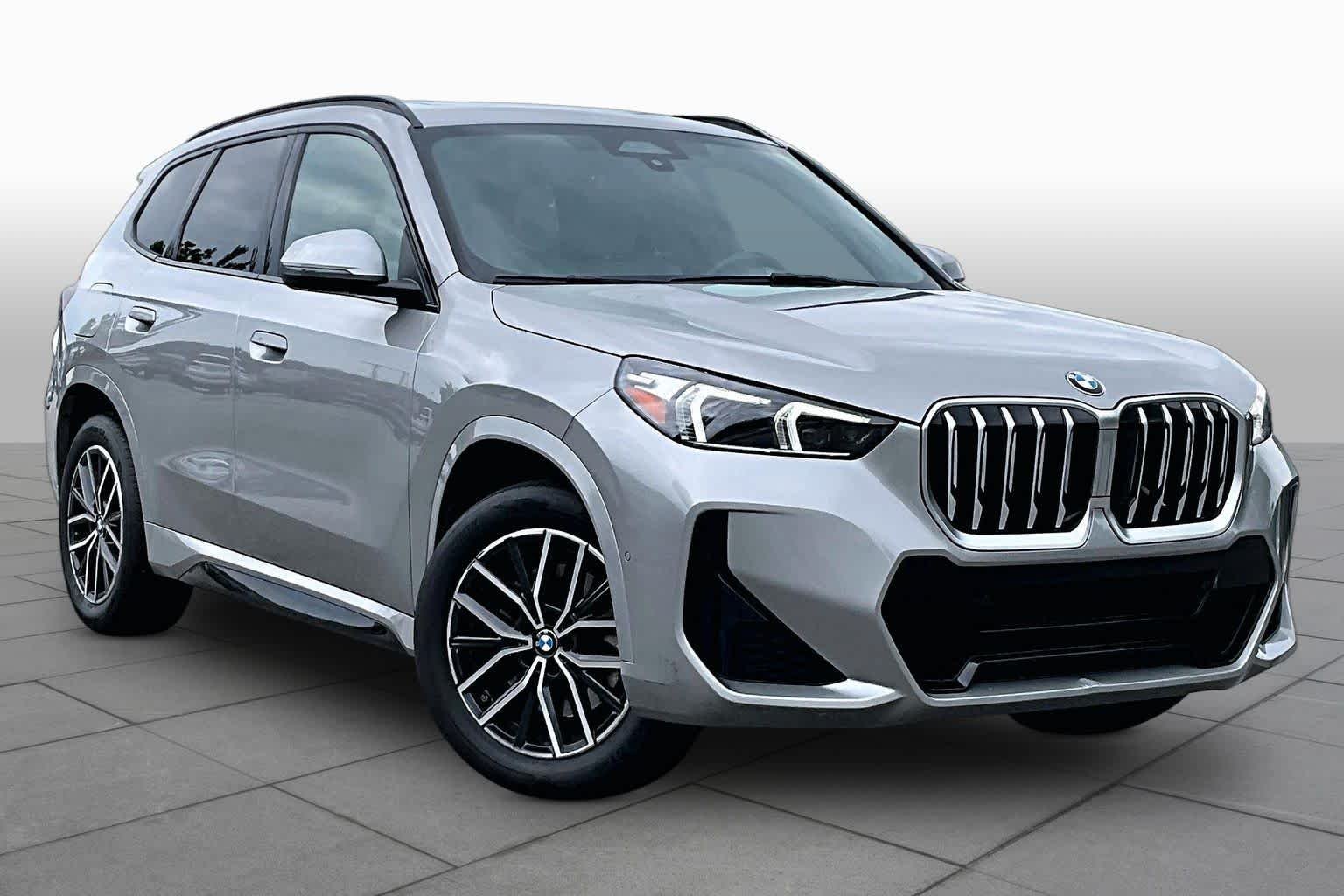 Certified Used 2025 Space Silver Metallic BMW xDrive28i image 2