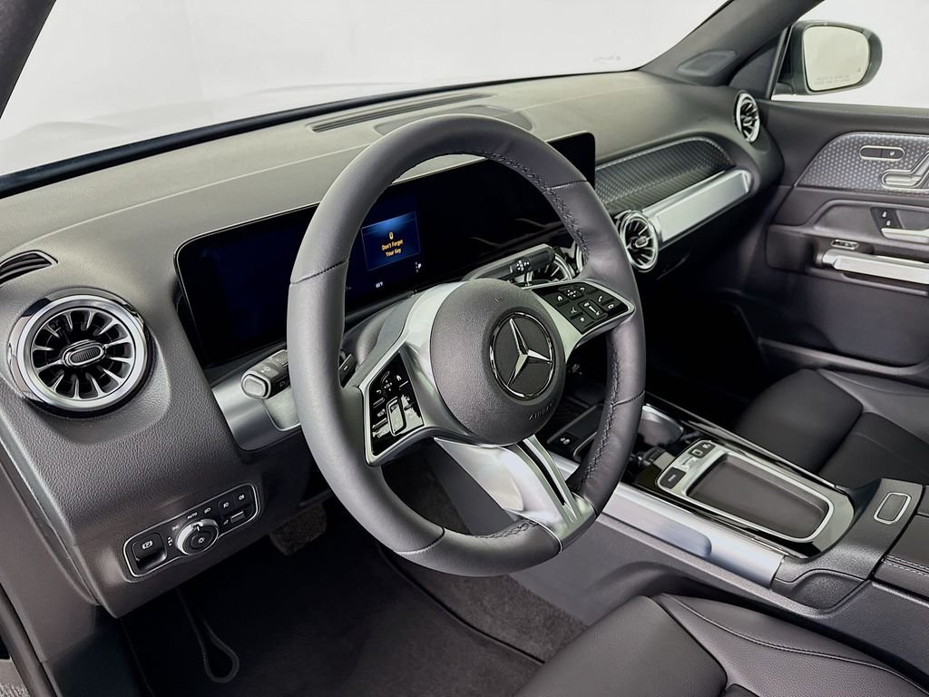 Used 2025 Black Mercedes-Benz GLB 250 image 4
