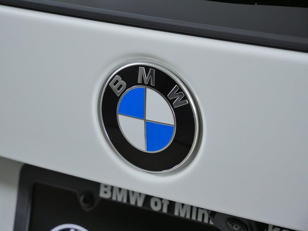 New 2026 Alpine White BMW xDrive28i image 11