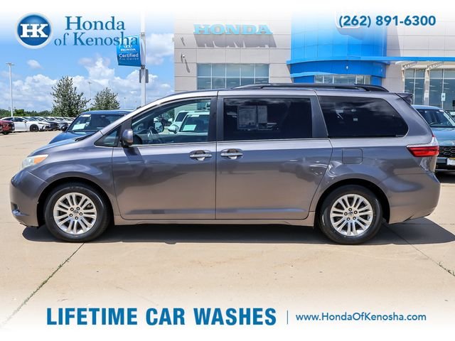 Used 2015 Toyota Sienna XLE with VIN 5TDYK3DC3FS627865 for sale in Bristol, WI