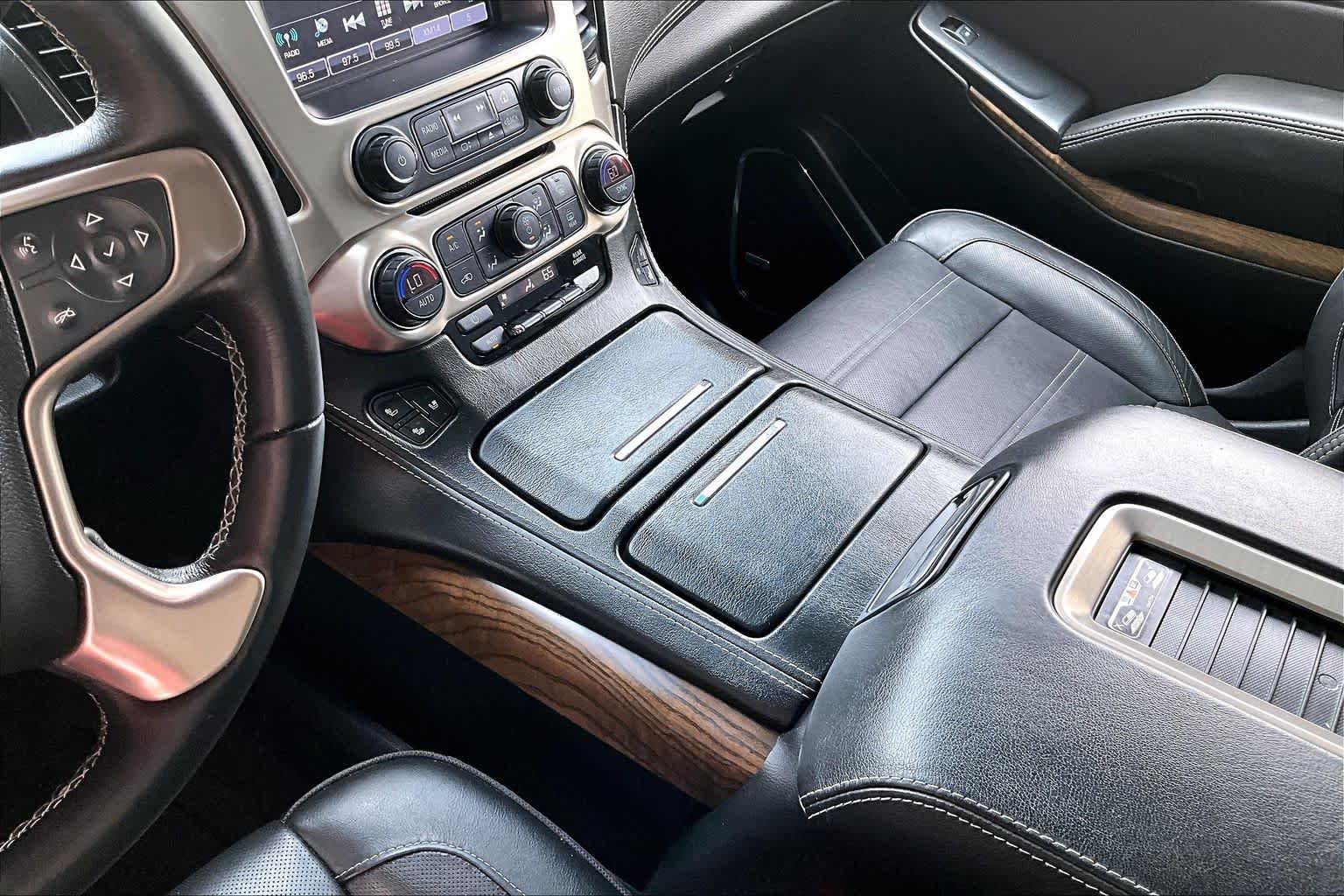 Used 2019 Onyx Black GMC Denali image 17