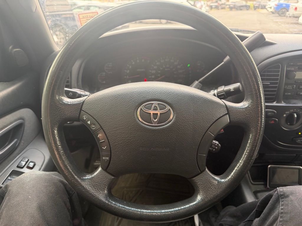 Used 2006  Toyota  image 21