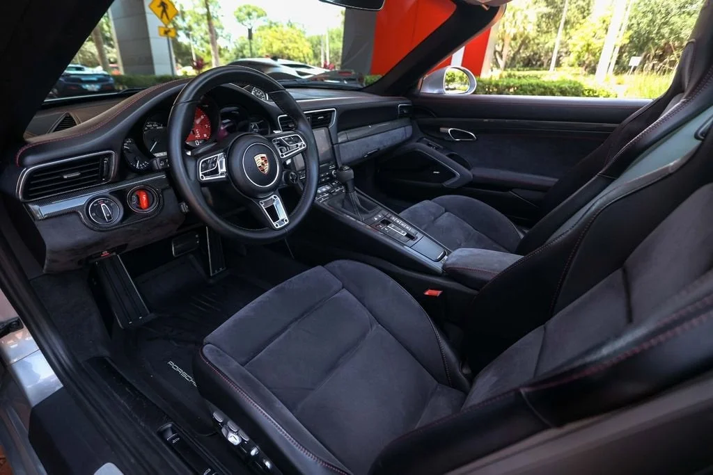 2018 Porsche 911 GTS - Photo 36