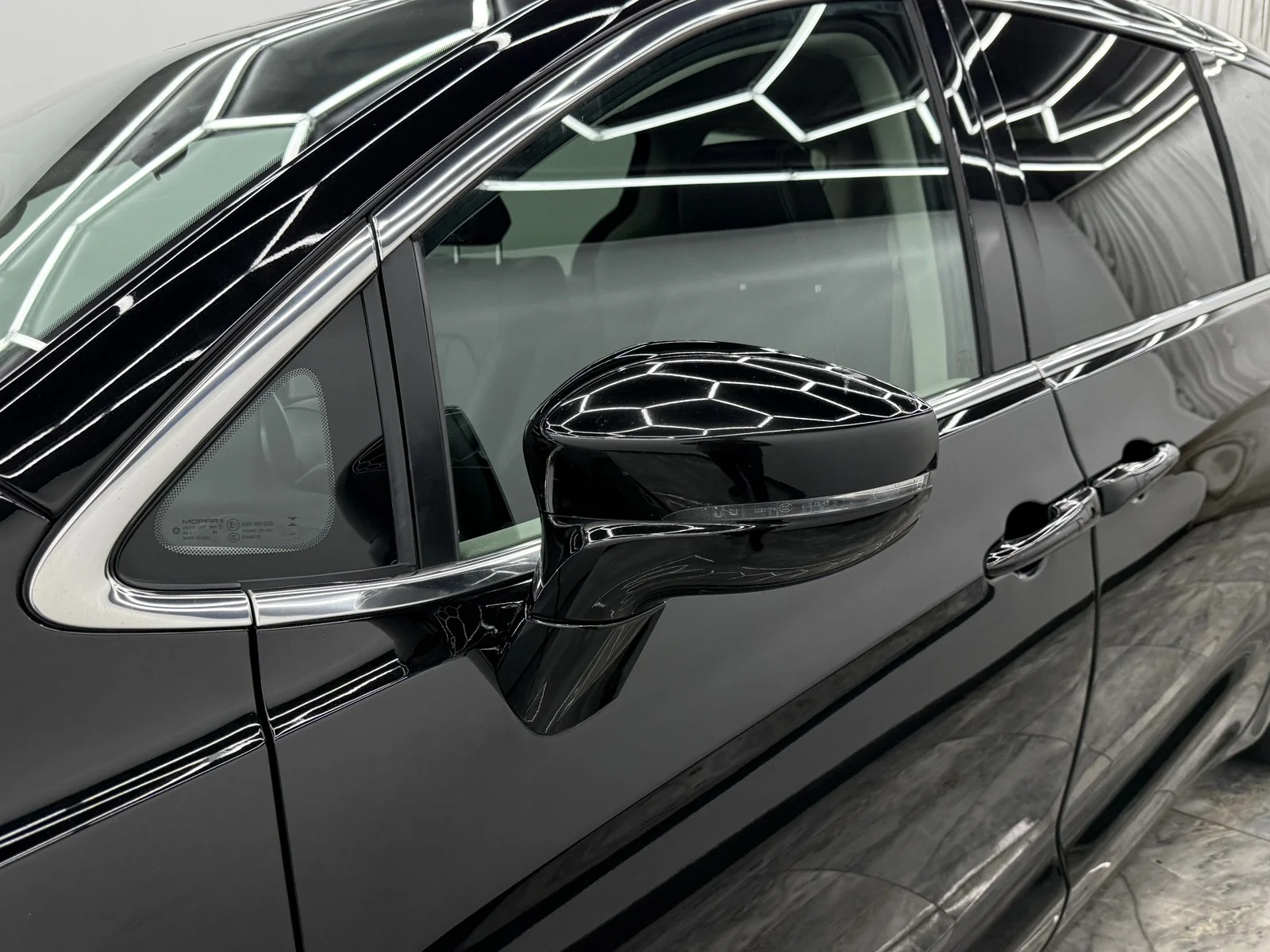Used 2024 Diamond Black Crystal Pearlcoat Chrysler Touring L image 67