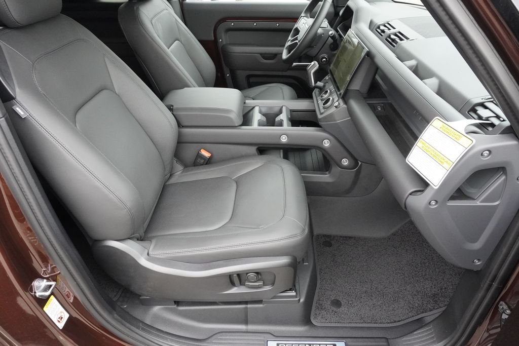 New 2026 Sedona Red Land Rover X-Dynamic SE image 24