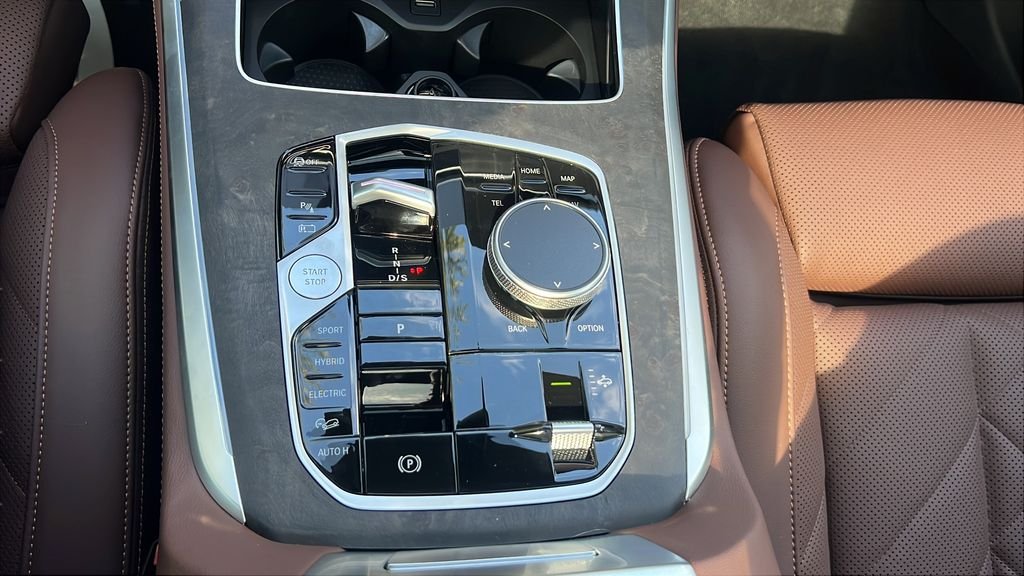 New 2026 Skyscraper Grey Metallic BMW xDrive50e image 14