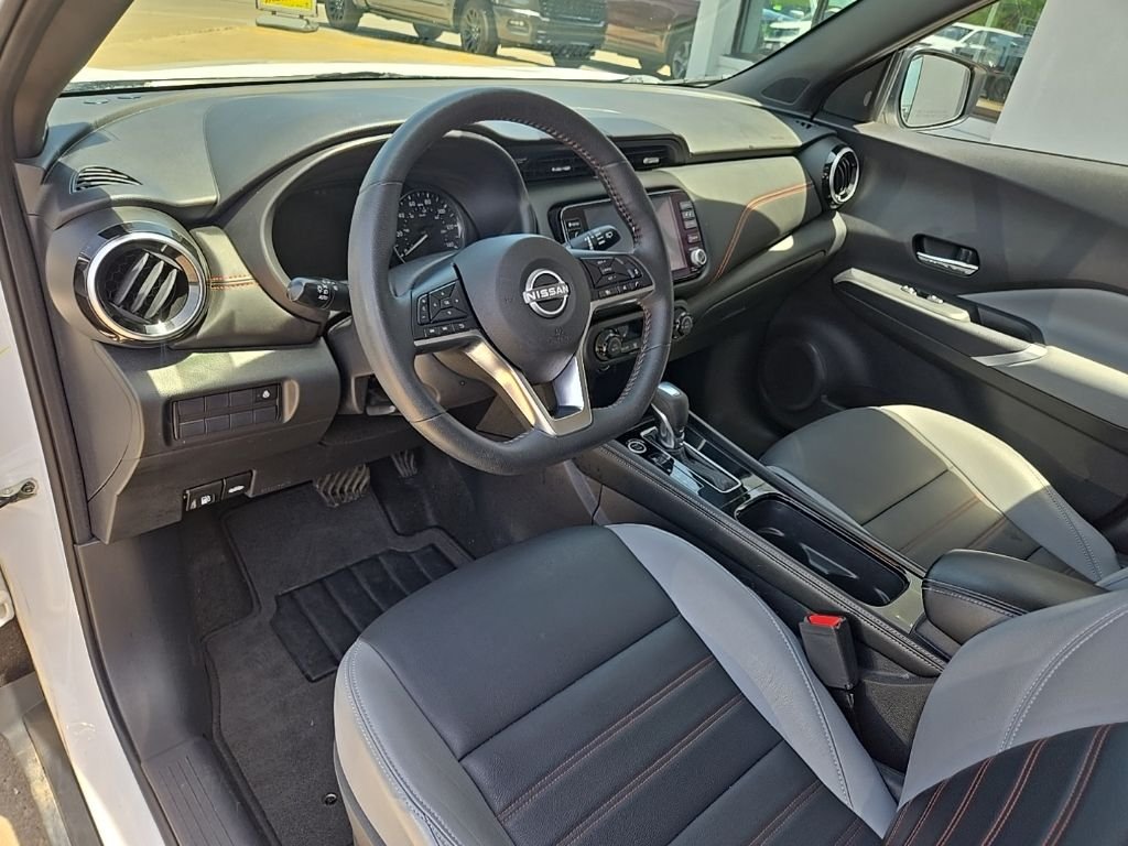 Used 2024 White Nissan SR image 35