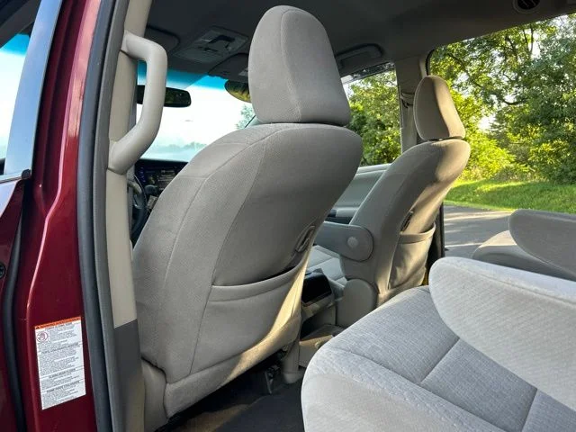 Used 2015 Red Toyota LE image 41