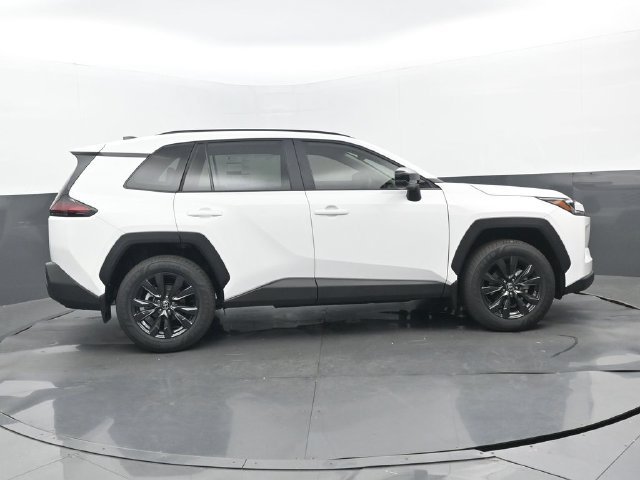 New 2026 Ice Cap Toyota XLE Premium image 2