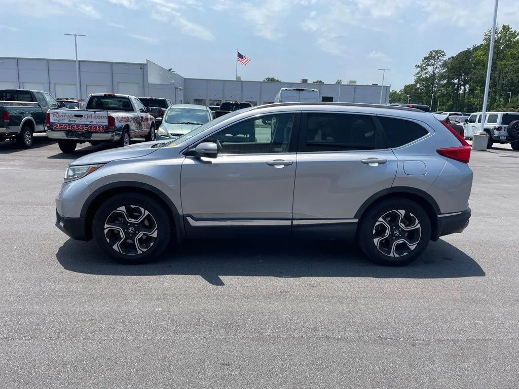 Used 2018  Honda Touring image 3