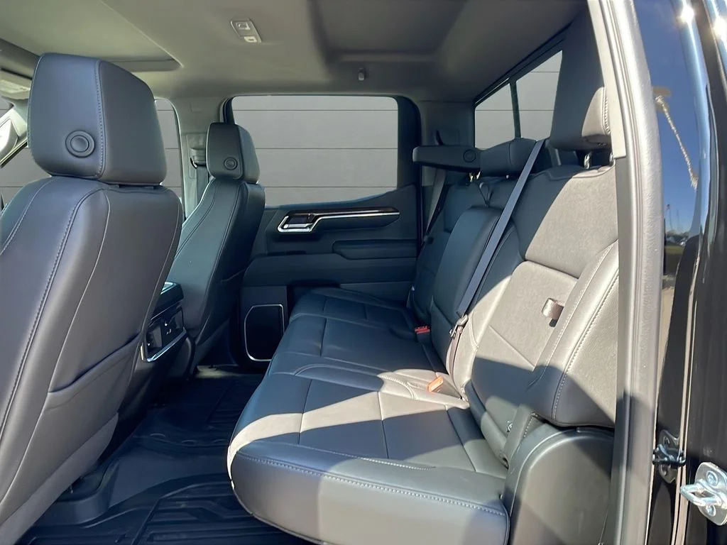Used 2025 Black GMC Elevation image 17