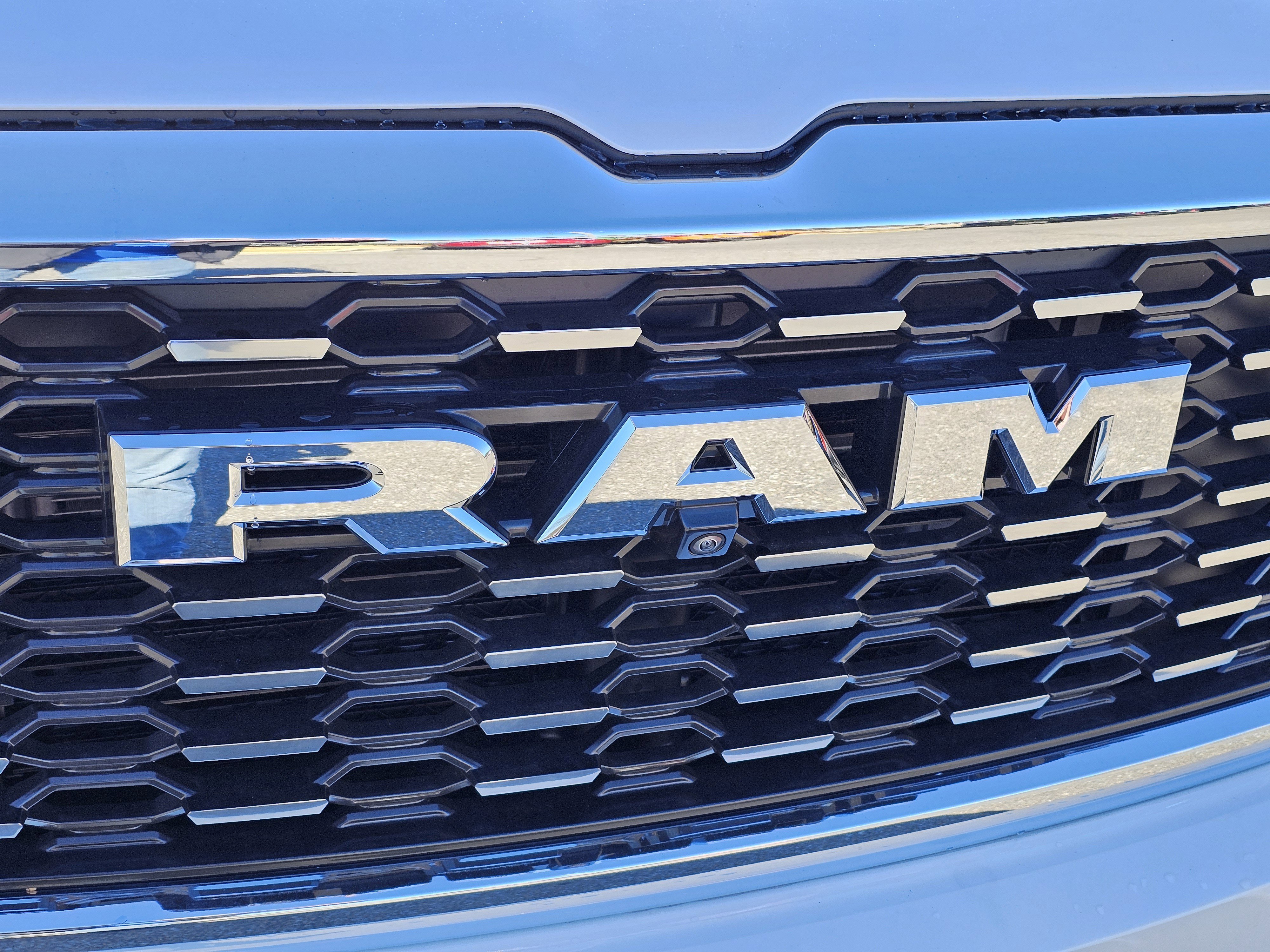 New 2025 Ivory White Tri-Coat Pearlcoat Ram Tungsten image 3