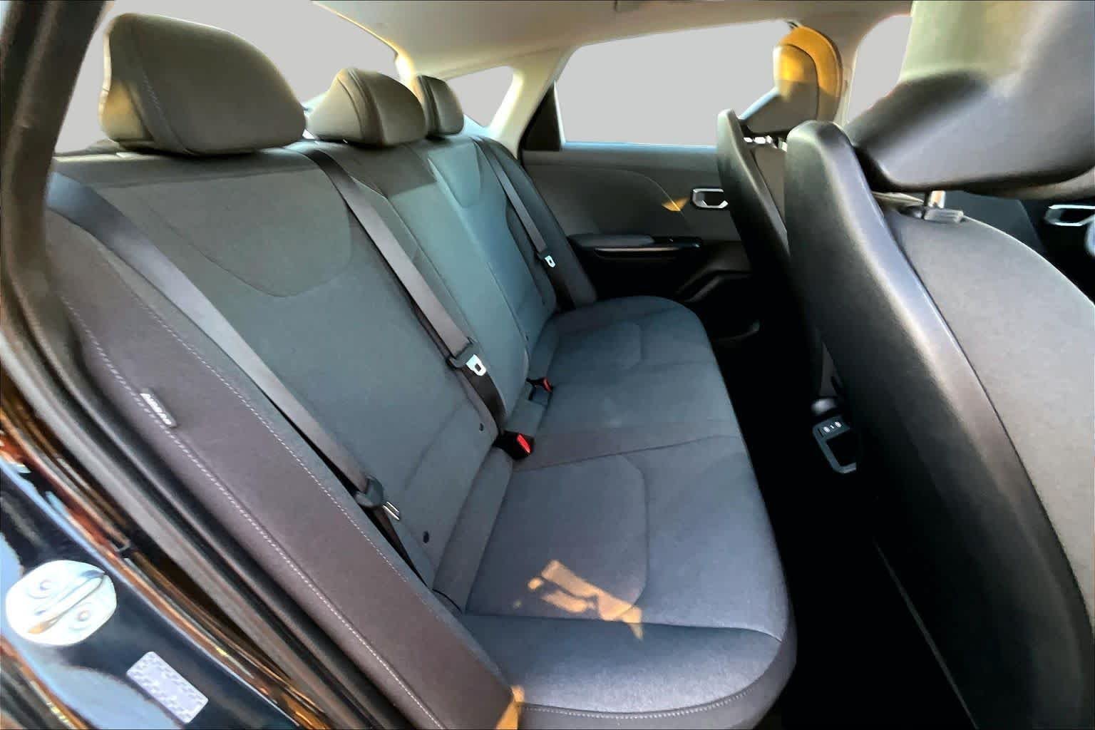 Used 2025 Aurora Black Pearl Kia LXS image 20
