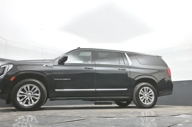 Used 2023 Black GMC SLT image 46