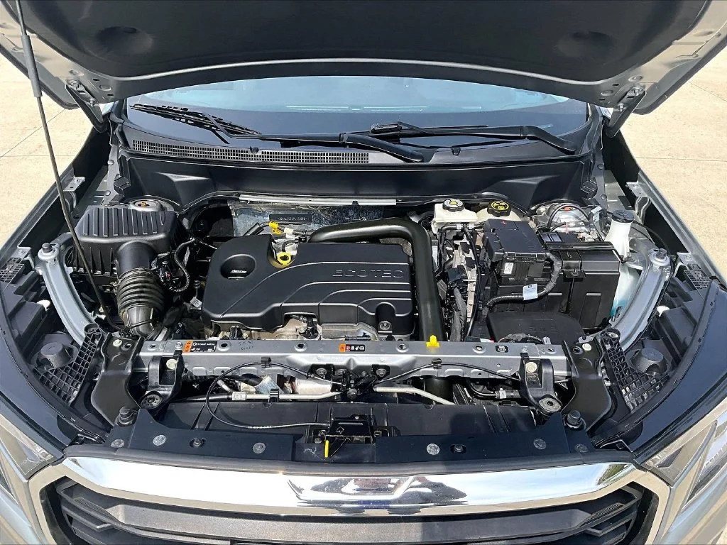 Used 2023 Silver GMC SLE image 11