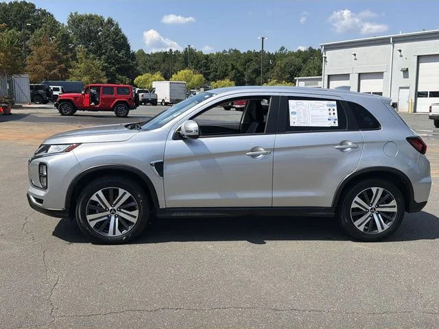 Used 2025 Gray Mitsubishi 2.0 SE image 10
