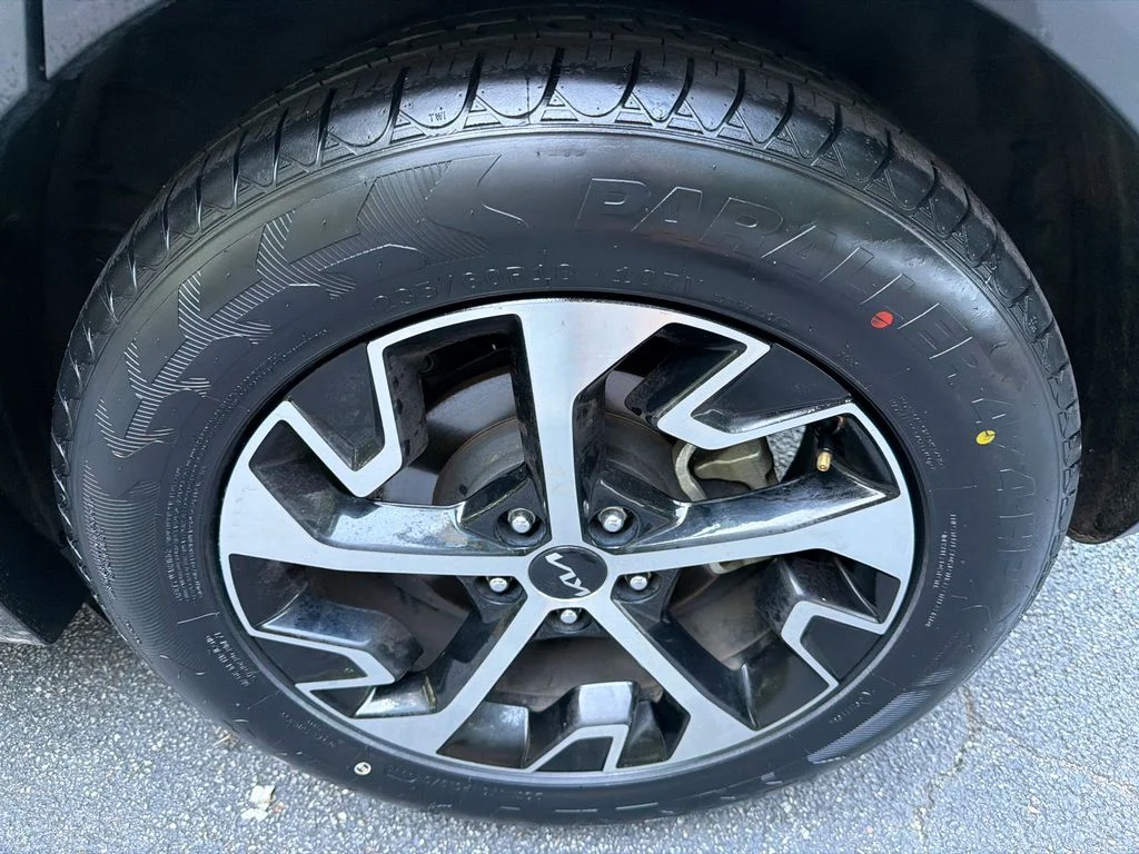 Used 2025 Black Kia EX image 19