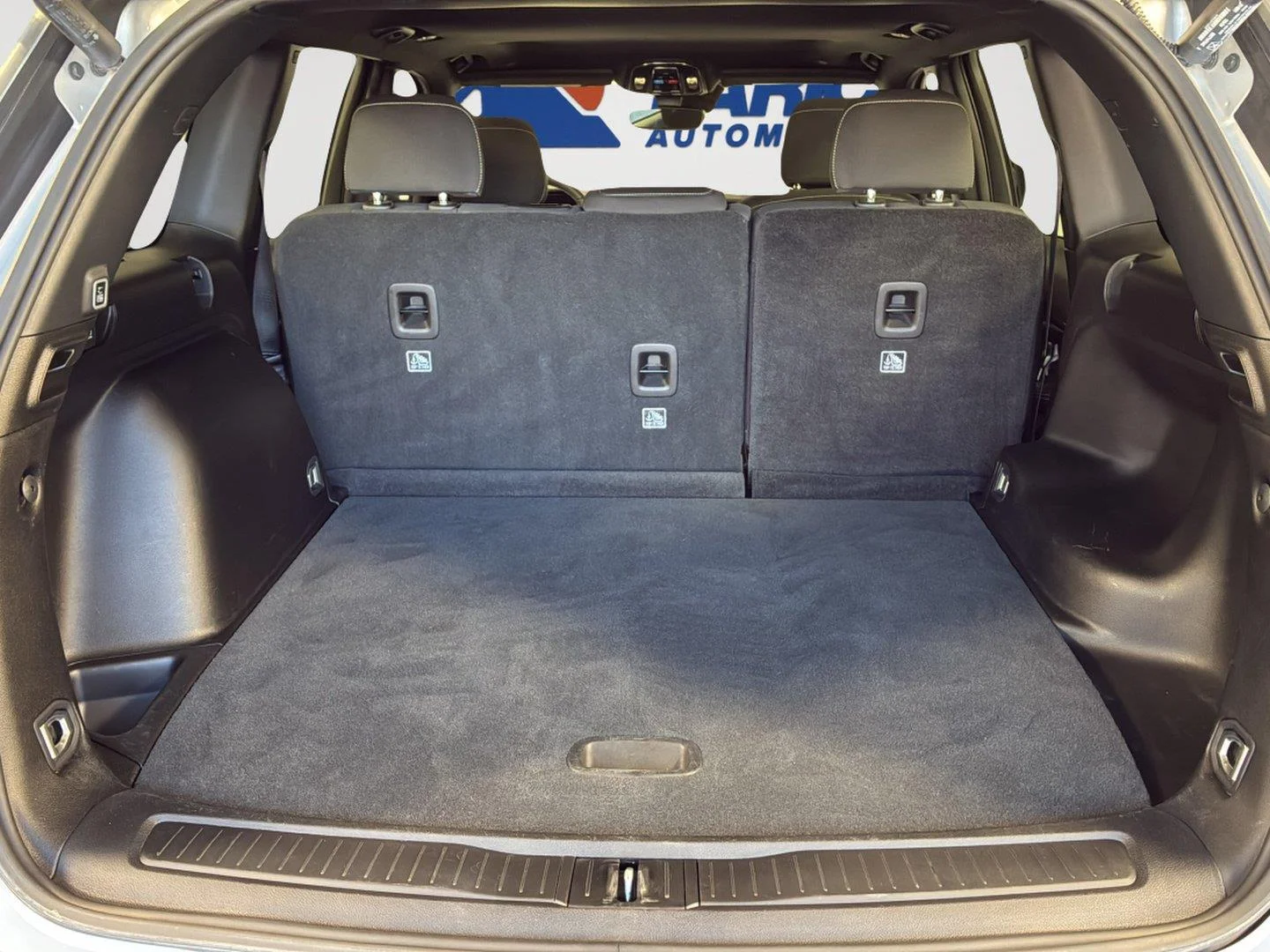 Used 2024 Silver Zynith Jeep Laredo X image 15
