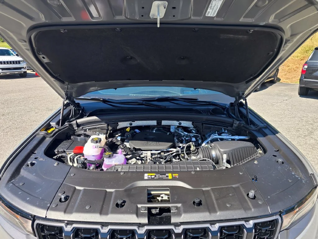 New 2027 Gray Jeep Limited Reserve image 23