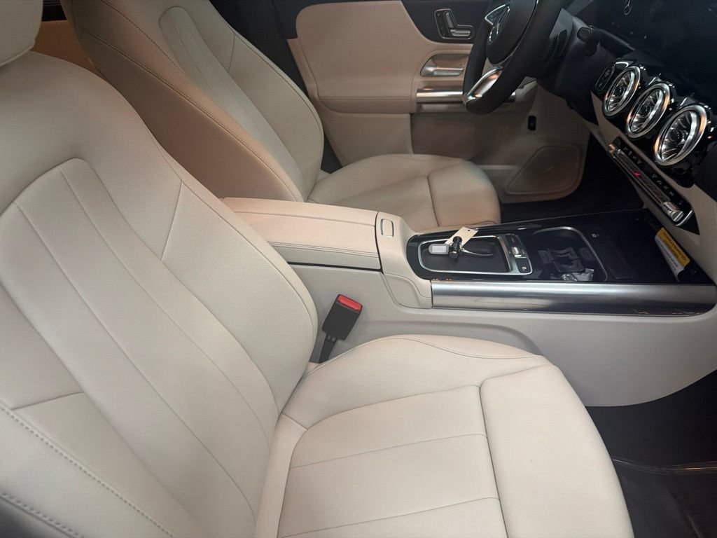New 2026 Mountain Grey Metallic Mercedes-Benz GLA 250 image 63