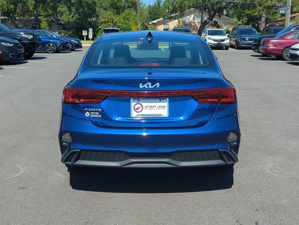 Used 2023 Blue Kia LXS image 6